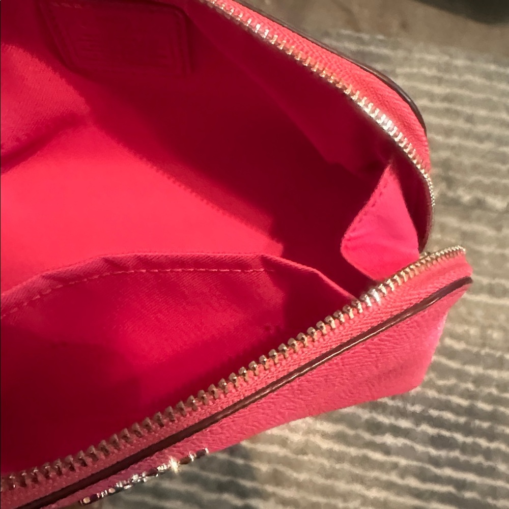 Coach Pink Women's make up bag - Picture 11 of 12
